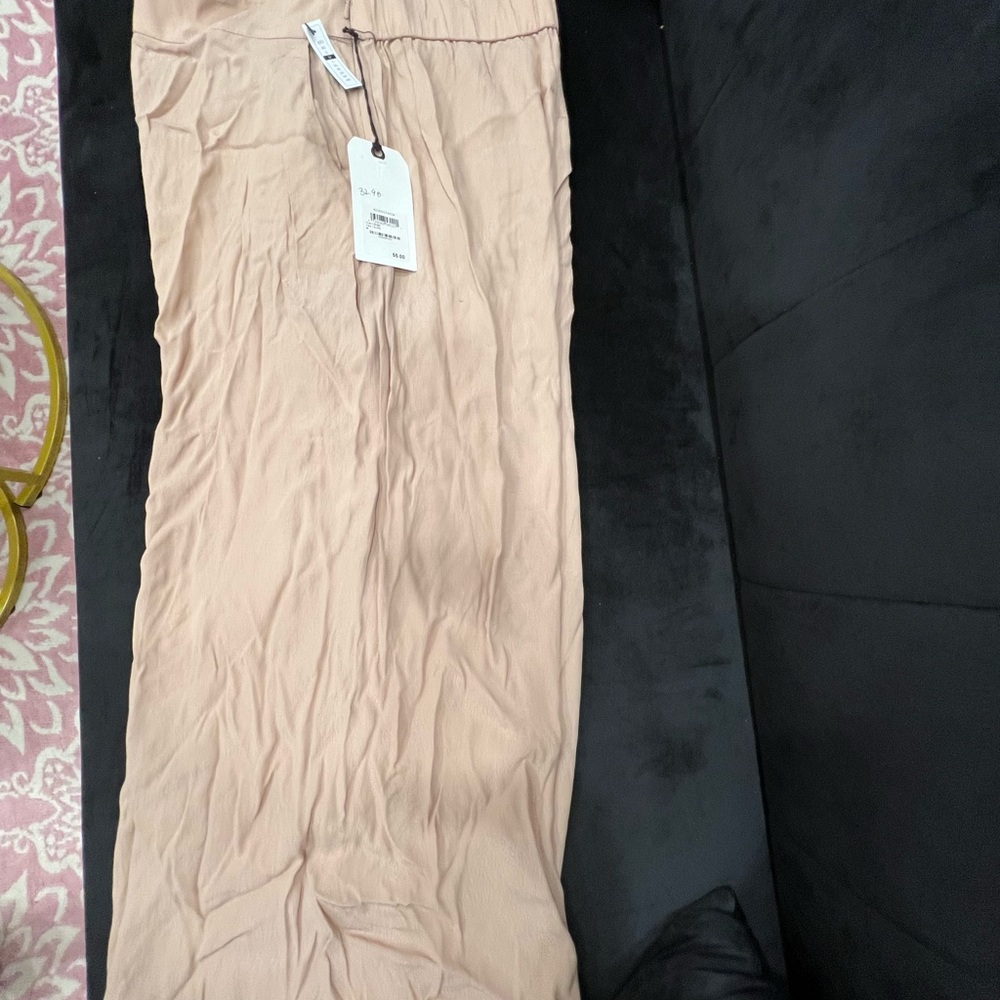 Leith Soft Beige Garment